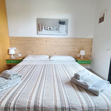 Venusilia Apartment - Free Parking Aci Castello Bagian luar foto