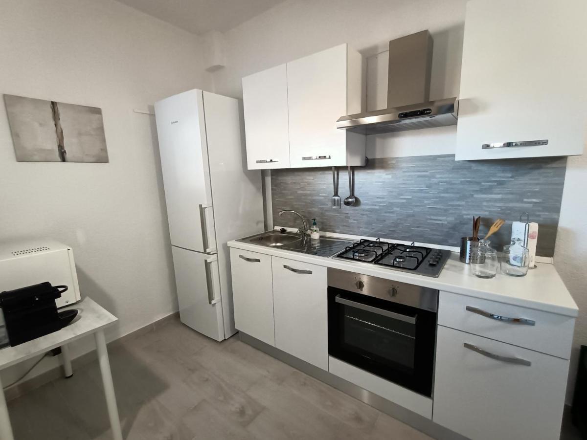 Venusilia Apartment - Free Parking Aci Castello Bagian luar foto