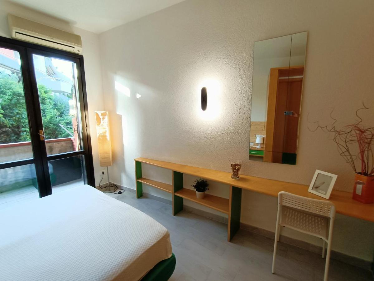 Venusilia Apartment - Free Parking Aci Castello Bagian luar foto