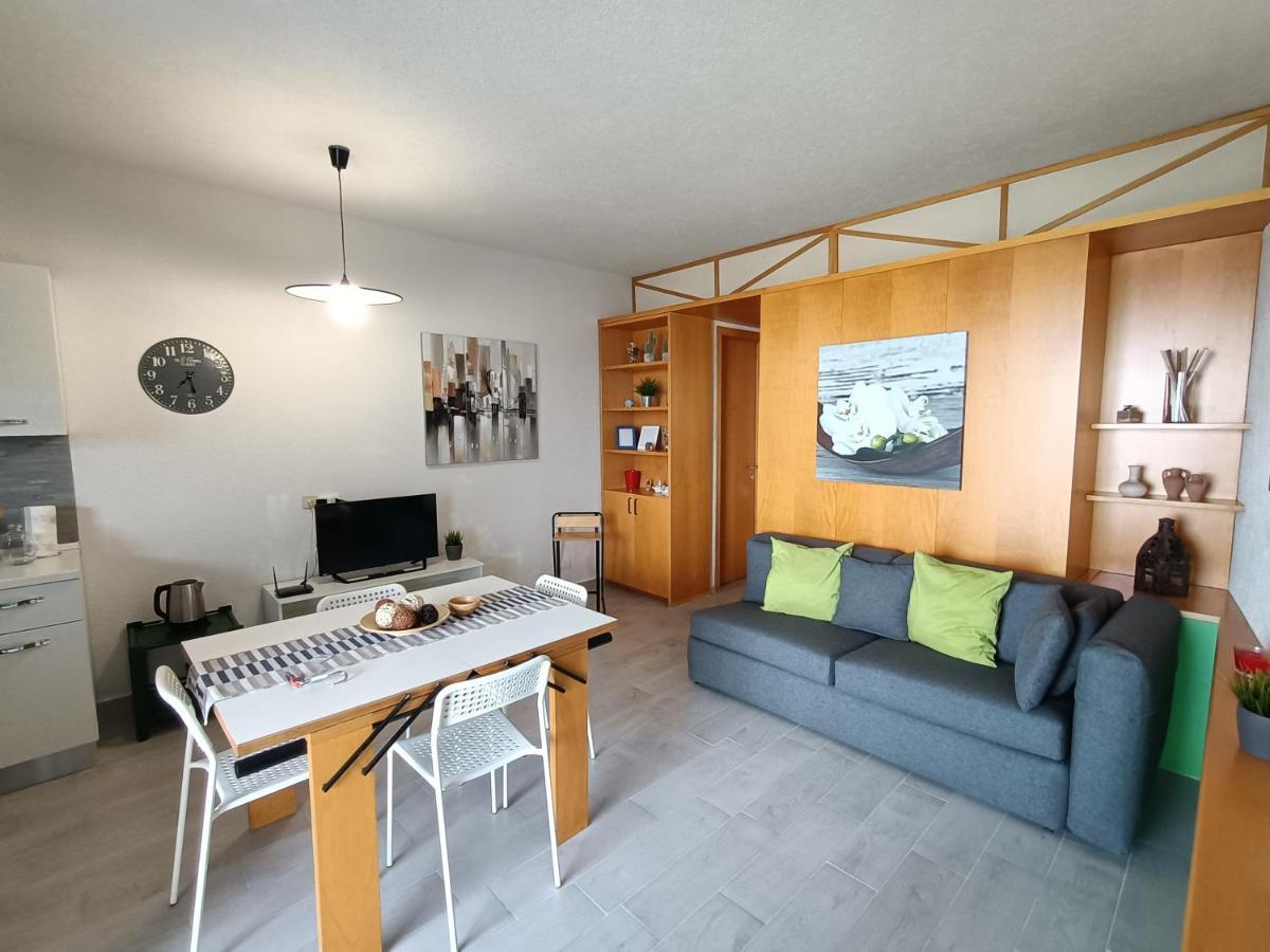 Venusilia Apartment - Free Parking Aci Castello Bagian luar foto