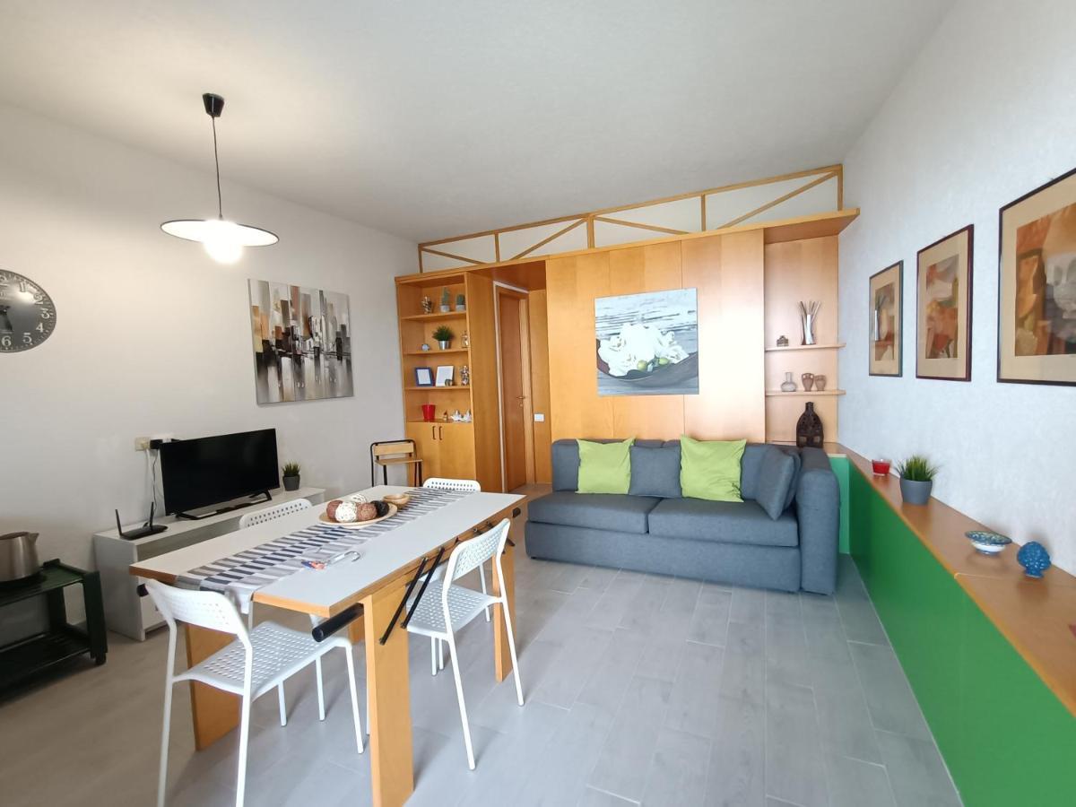 Venusilia Apartment - Free Parking Aci Castello Bagian luar foto