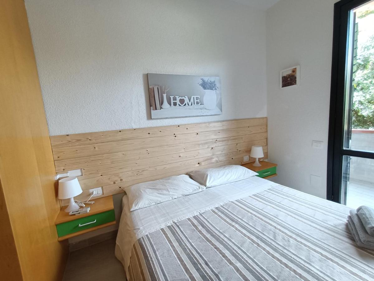 Venusilia Apartment - Free Parking Aci Castello Bagian luar foto