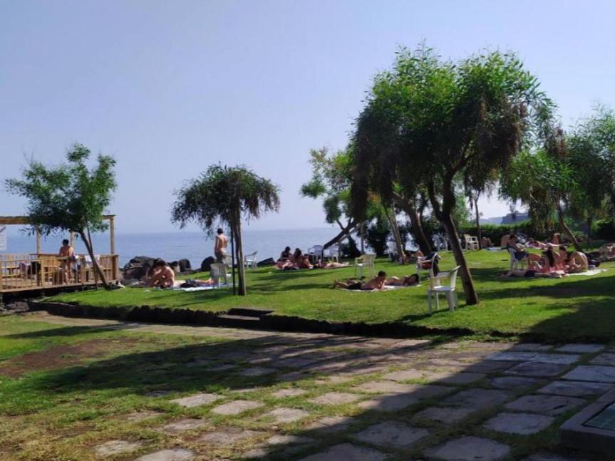 Venusilia Apartment - Free Parking Aci Castello Bagian luar foto